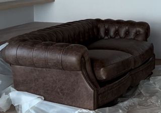 Sofá Chester nuevo de piel marrón