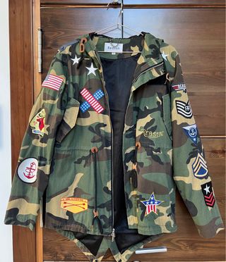 Parka militar Reason con parches