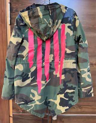 Parka militar Reason con parches