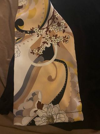 Maglia Koan XL fiori e nera.