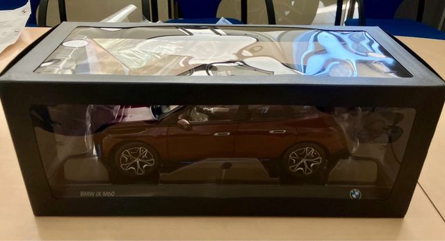 Maqueta BMW IX M60