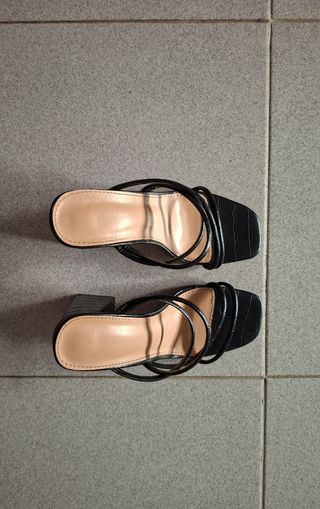 Sandalias negras Shein tacón grueso