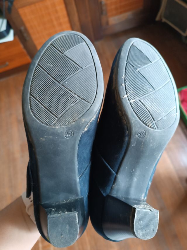Zapatos azul marino tacón bajo