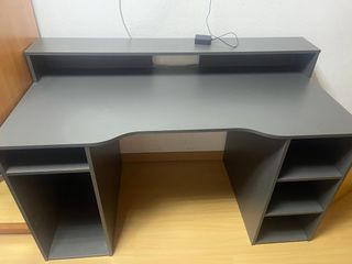 Escritorio negro