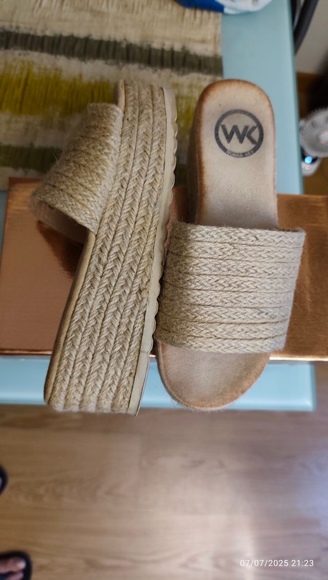 Sandalias cuña Michael Kors beige