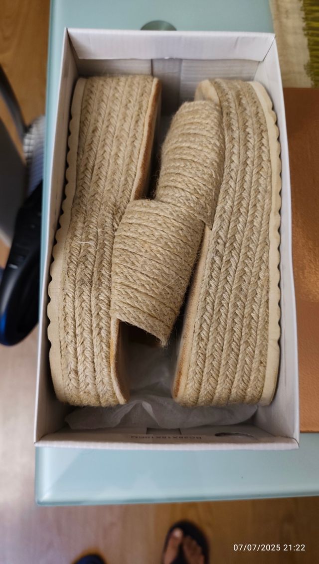 Sandalias cuña Michael Kors beige