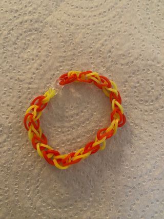 Pulsera de gomitas roja y amarilla