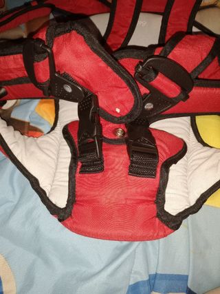 Mochila portabebés Bebé Confort rojo