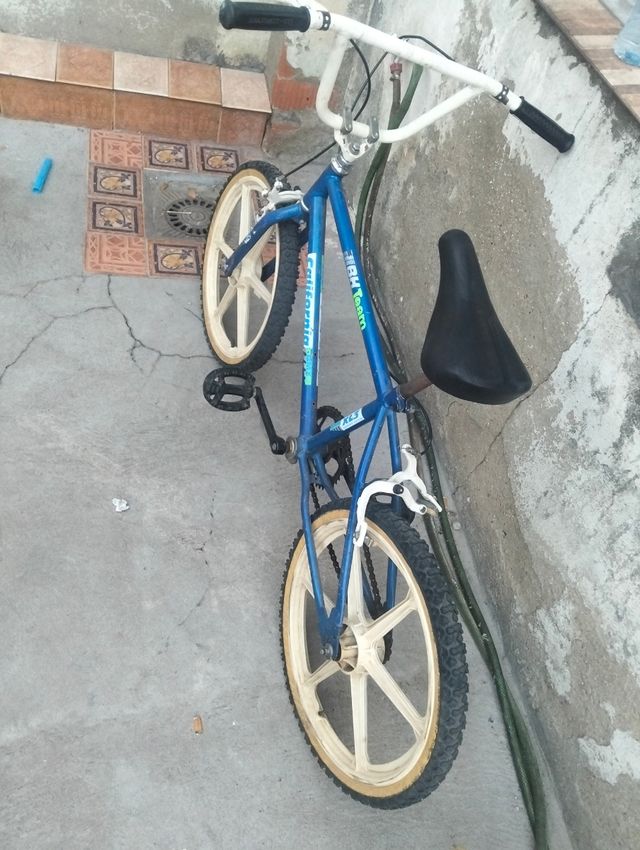 Bicicleta BMX BH Team California XL3