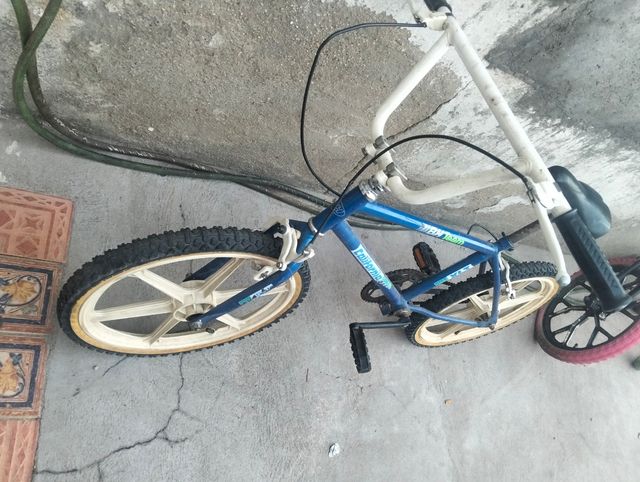 Bicicleta BMX BH Team California XL3