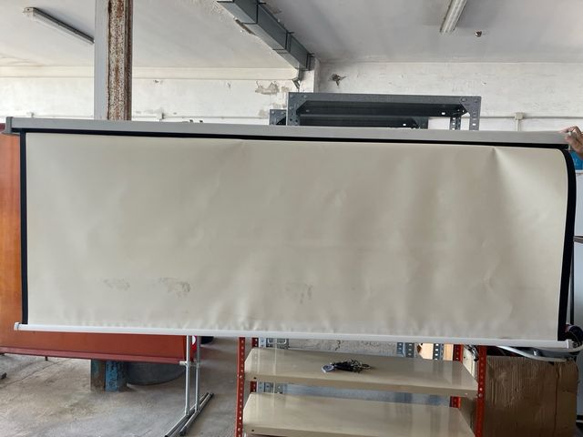 Pantalla de proyección - Blanco y Negro