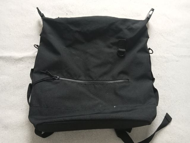 Mochila Zara negra