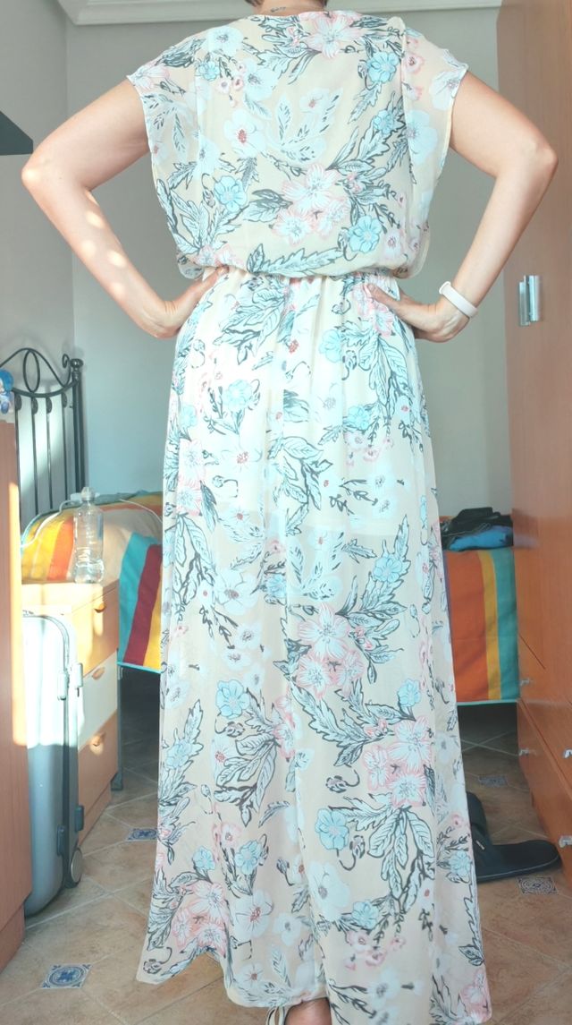 Vestido largo floral beige