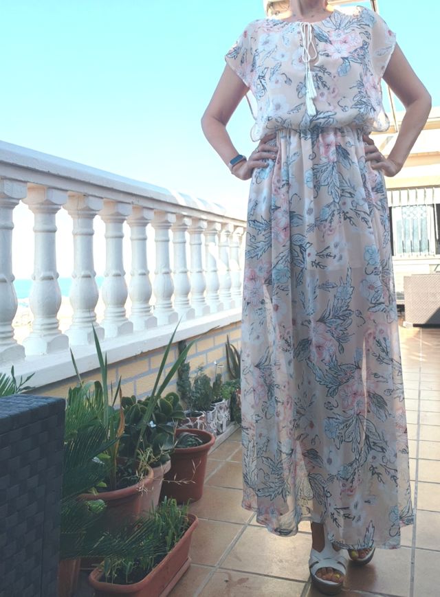 Vestido largo floral beige