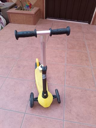 Patinete infantil amarillo