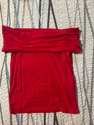 Top rojo sin hombros 