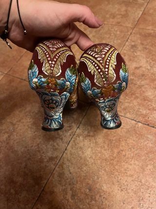 Traje Fallera Burdeos: 2 corpiños y zapatos