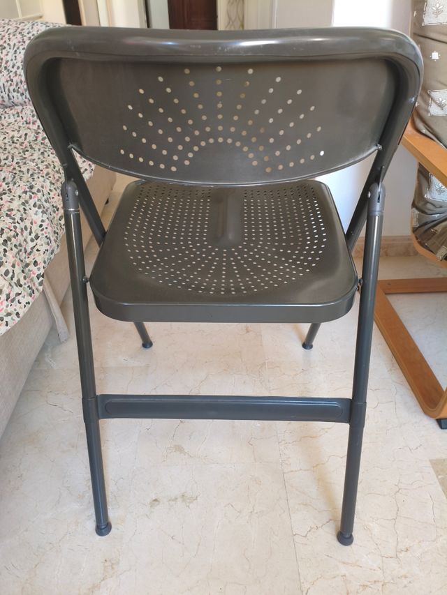 3 Sillas plegables metálicas gris oscuro