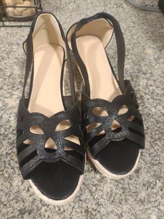 Sandalias negras tacón cuña talla 38