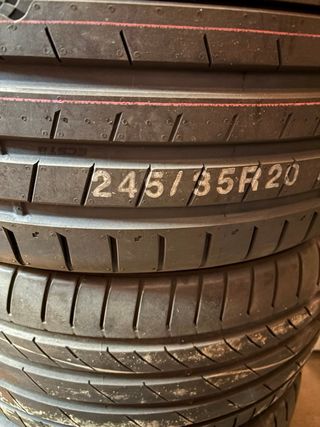 Neumáticos 245/35R20