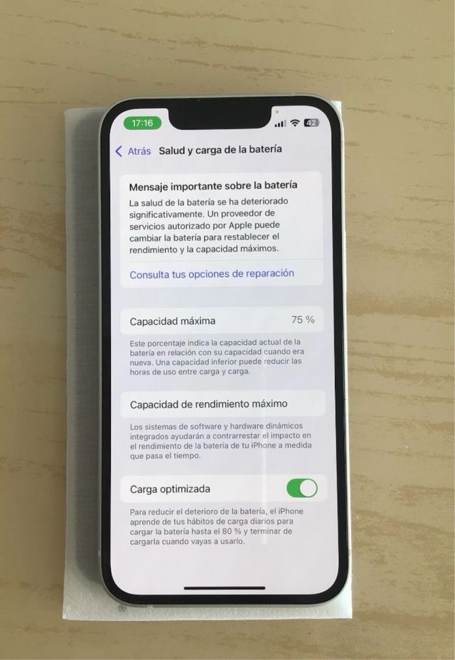 iPhone 13 mini blanco + carcasas