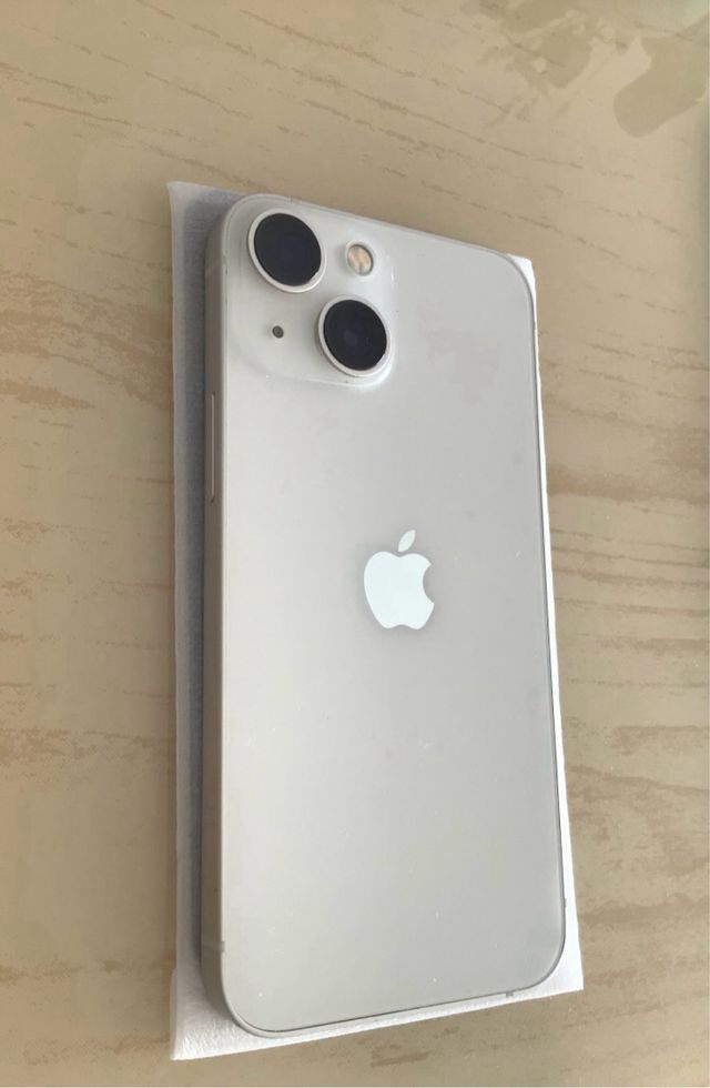 iPhone 13 mini blanco + carcasas