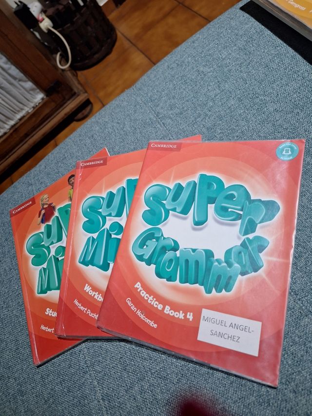 Super Minds Level 4 Student's Book with DVD-ROM