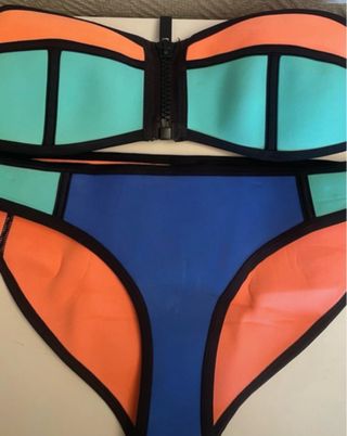 Bikini Triangl azul y naranja