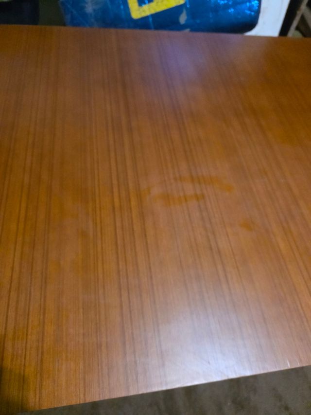 Mesa de jantar extensível. Nogueira americana.