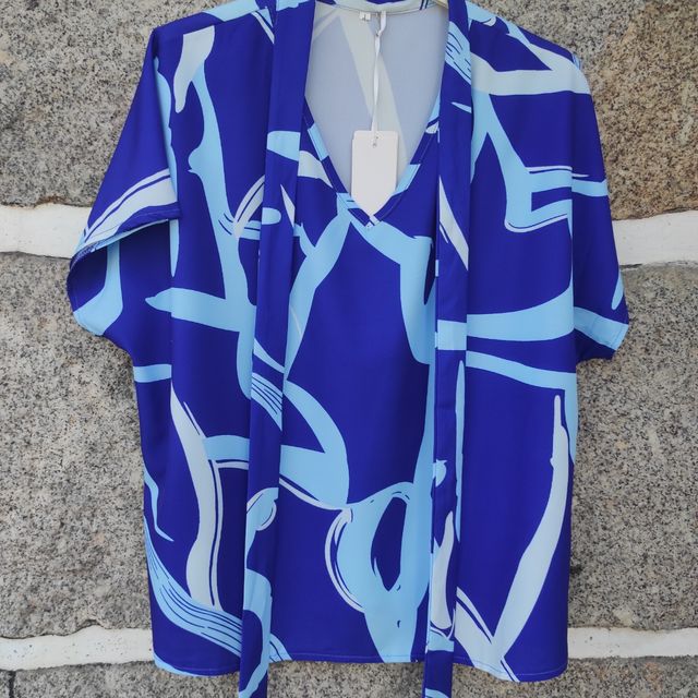 Blusa Azul c/ Estampa - XL - 6€