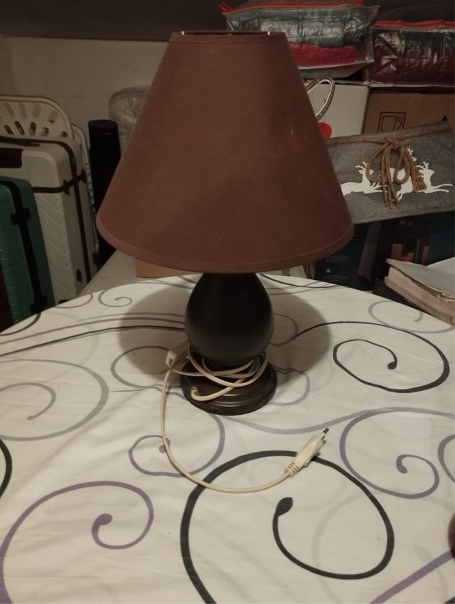 Lampara de cerámica marrón