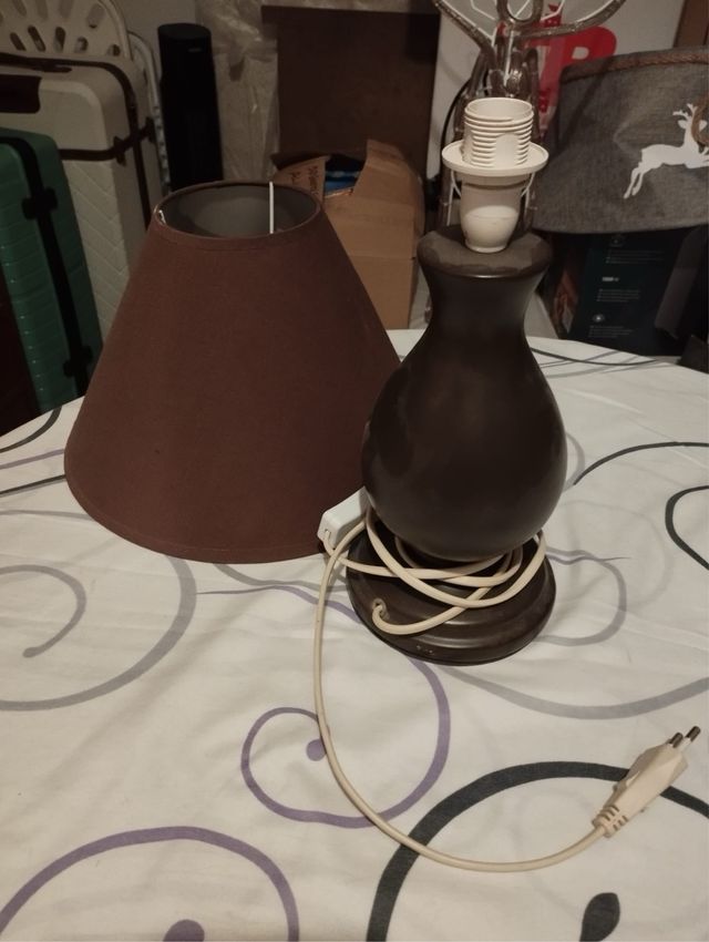 Lampara de cerámica marrón