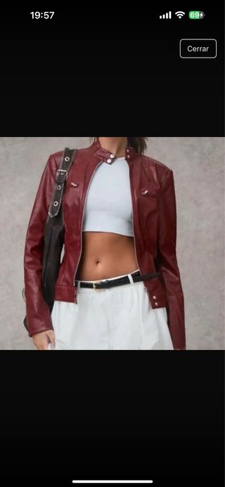 Chaqueta cuero roja corta