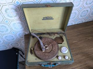 Tocadiscos Dynavox vintage