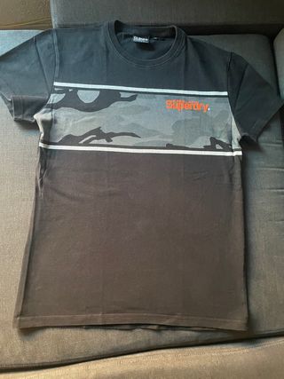 Camiseta Superdry negra y gris – Talla M 