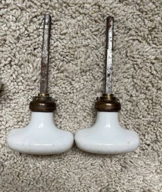 Pomos de porcelana antiguos