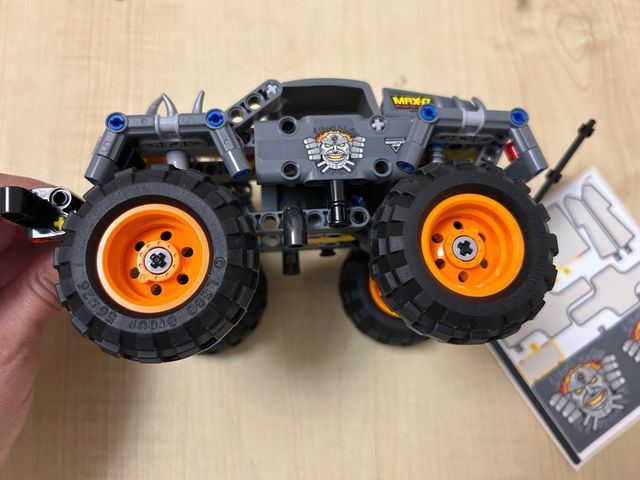 Lego 42119 Monster Jam Megalodon