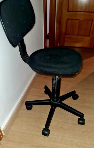Silla oficina giratoria negra
