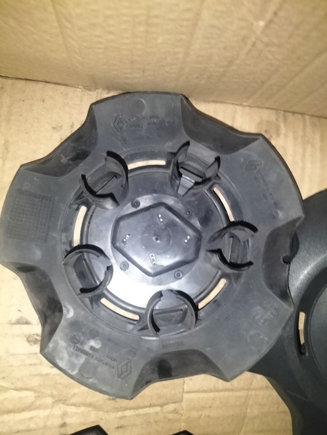 Tapacubos Renault Trafic (8unidades)