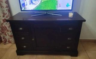 Mueble TV madera oscura