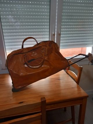 Maleta de viaje marrón