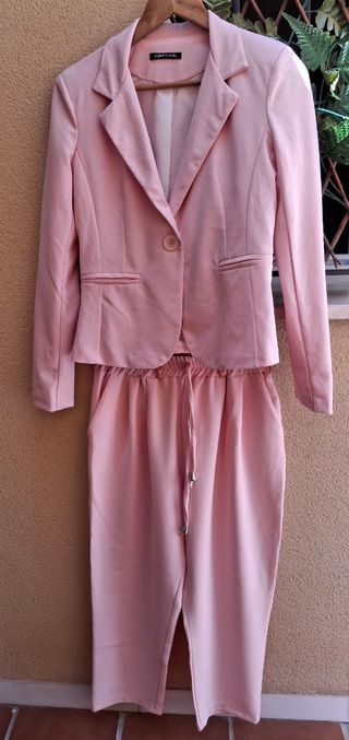 Traje chaqueta rosa mujer