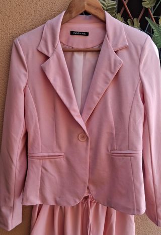 Traje chaqueta rosa mujer