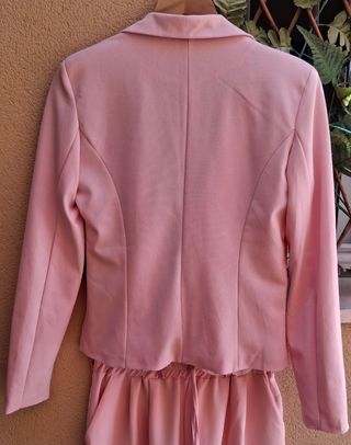 Traje chaqueta rosa mujer