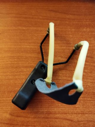 Fionda sportiva nuova mai usata