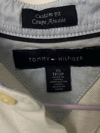 Polo Tommy Hilfiger XS Blanco ajustado.

