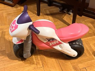 Moto correpasillos Feber infantil