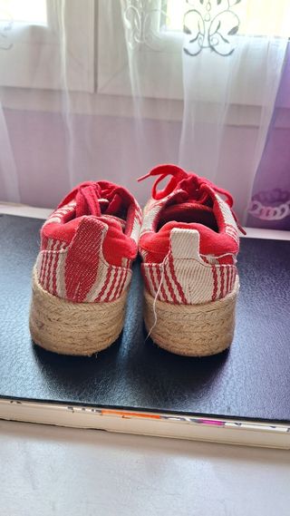 Zapatillas esparto rojas y beige