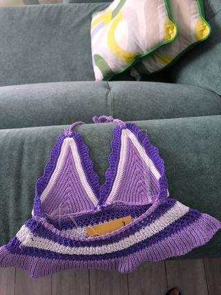 Top crochet morado y blanco