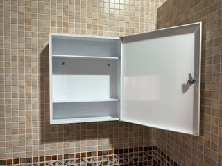 Botiquín metálico blanco